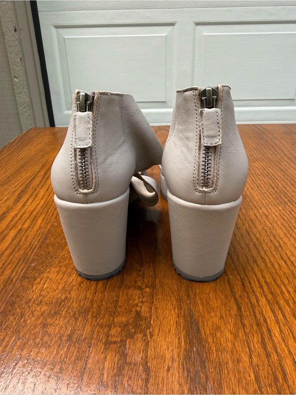 Eileen Fisher Gray Leather Platform Wedge Sandals Zip Back 9.5